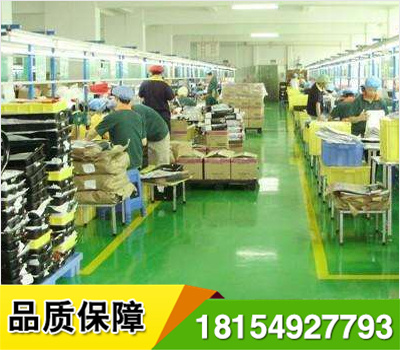 車間倉(cāng)庫(kù)、劃線施工不用噴涂機(jī)械,熱熔機(jī)械,地面涂膠后直接粘貼,立即可以通車,野外施工簡(jiǎn)便,經(jīng)久耐用,標(biāo)線邊緣整齊,作圖剪字方便,長(zhǎng)期使用之平均造價(jià)低于所有標(biāo)線漆價(jià)格.高速路一